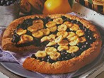 Tarte  la banane et aux myrtilles